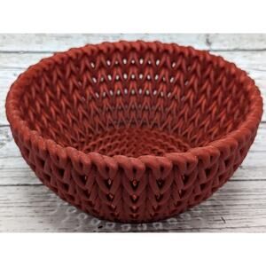 "Knitted" Plastic bowl